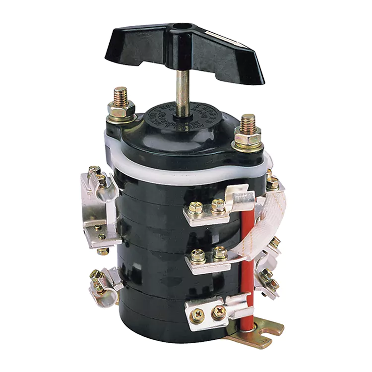 HZ10-100E119 Installazione davanti alla scheda Interruttore combinato da 100 A